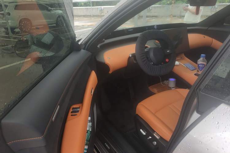 Used Xiaomi Auto YU7 2025 Ultra-Long Range High-Performance All-Wheel-Drive Max Edition Driver Seat
