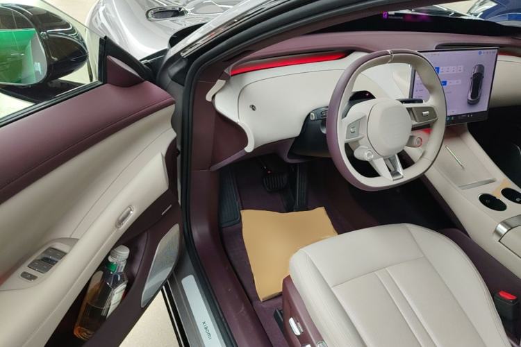 Used Xiaomi Auto YU7 2025 Ultra-Long Range All-Wheel Drive Pro Version Driver Seat