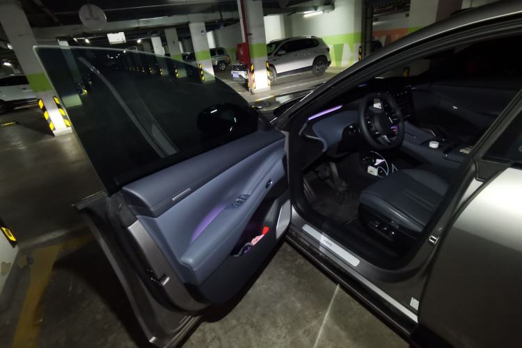 Used Xiaomi Auto YU7 2025 Ultra-Long Range Rear-Wheel Drive Version Driver Seat