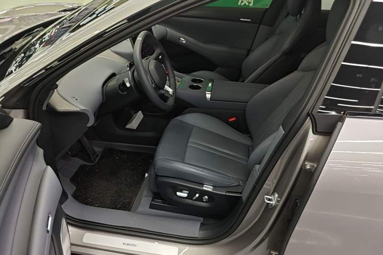 Used Xiaomi Auto YU7 2025 Ultra-Long Range Rear-Wheel Drive Version Driver Seat