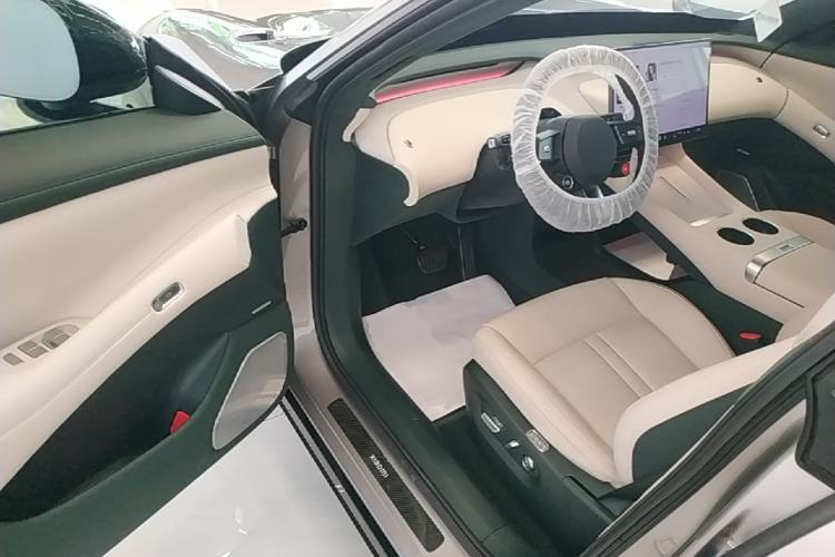 Used Xiaomi Auto YU7 2025 Ultra-Long Range High-Performance All-Wheel-Drive Max Edition Driver Seat
