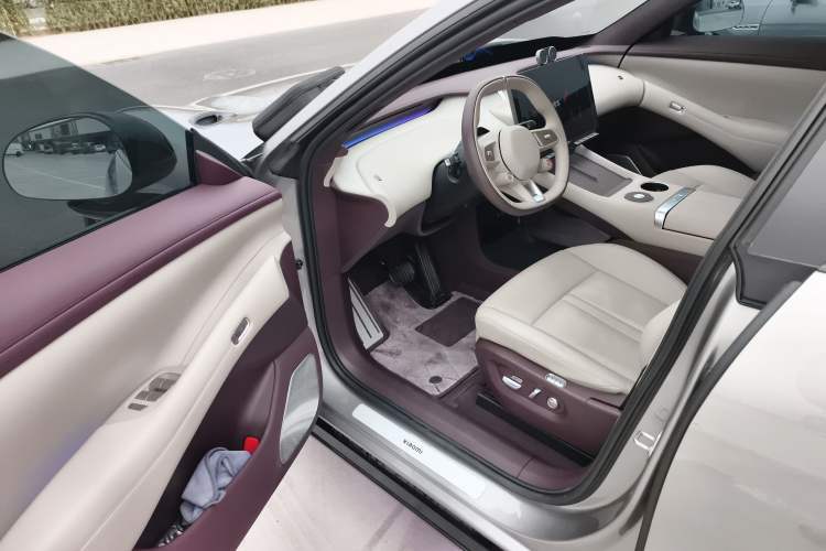 Used Xiaomi Auto YU7 2025 Ultra-Long Range Rear-Wheel Drive Version Driver Seat