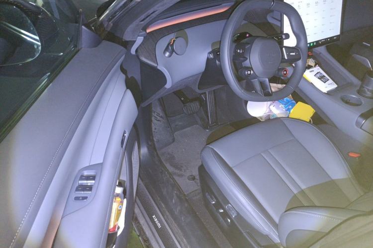 Used Xiaomi Auto YU7 2025 Ultra-Long Range High-Performance All-Wheel-Drive Max Edition Driver Seat