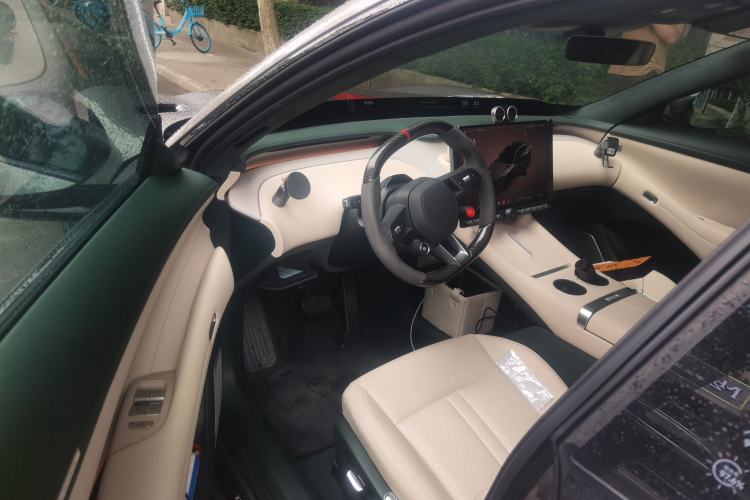 Used Xiaomi Auto YU7 2025 Ultra-Long Range High-Performance All-Wheel-Drive Max Edition Driver Seat