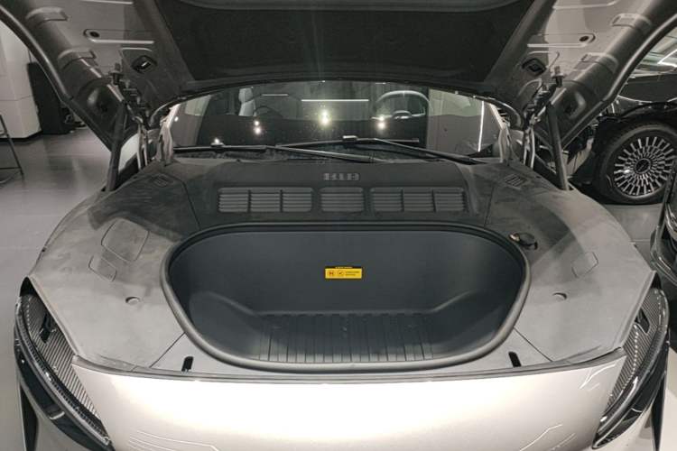 Used Xiaomi Auto YU7 2025 Ultra-Long Range Rear-Wheel Drive Version Engine Bay