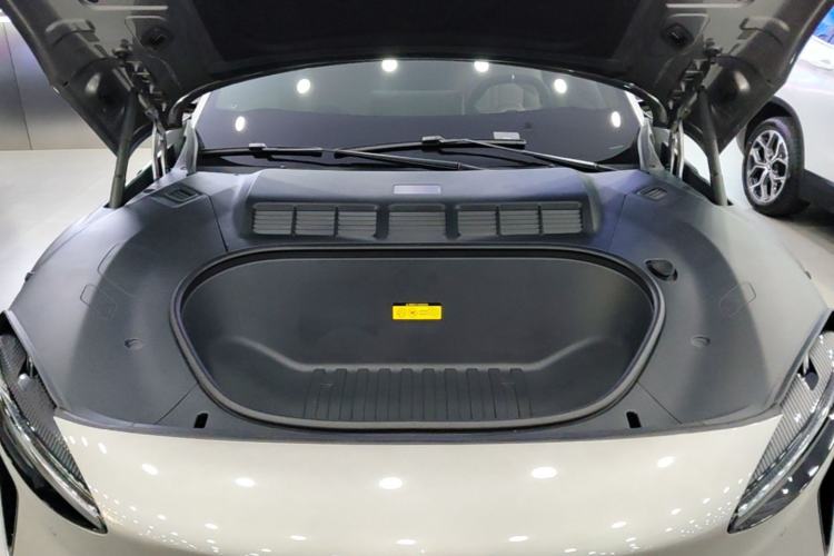 Used Xiaomi Auto YU7 2025 Ultra-Long Range High-Performance All-Wheel-Drive Max Edition Engine Bay