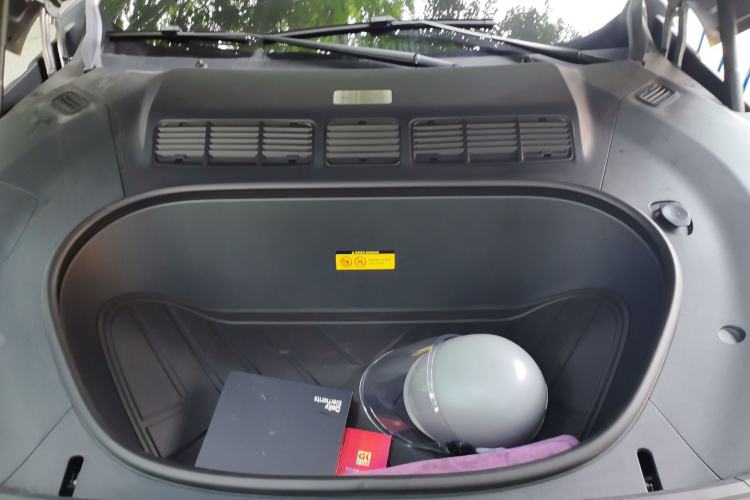 Used Xiaomi Auto YU7 2025 Ultra-Long Range High-Performance All-Wheel-Drive Max Edition Engine Bay