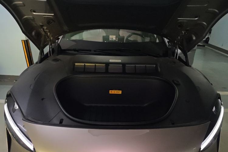 Used Xiaomi Auto YU7 2025 Ultra-Long Range High-Performance All-Wheel-Drive Max Edition Engine Bay