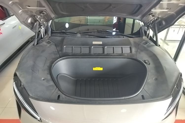 Used Xiaomi Auto YU7 2025 Ultra-Long Range High-Performance All-Wheel-Drive Max Edition Engine Bay