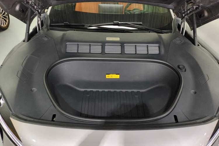 Used Xiaomi Auto YU7 2025 Ultra-Long Range High-Performance All-Wheel-Drive Max Edition Engine Bay