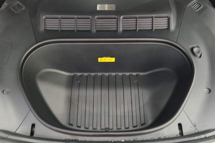 Used Xiaomi Auto YU7 2025 Ultra-Long Range High-Performance All-Wheel-Drive Max Edition Engine Bay