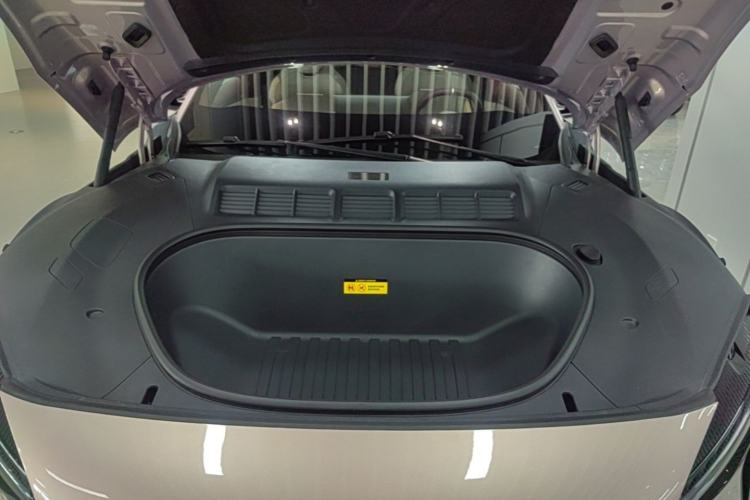 Used Xiaomi Auto YU7 2025 Ultra-Long Range High-Performance All-Wheel-Drive Max Edition Engine Bay