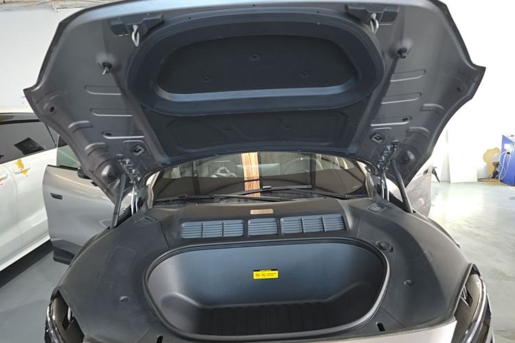 Used Xiaomi Auto YU7 2025 Ultra-Long Range High-Performance All-Wheel-Drive Max Edition Engine Bay