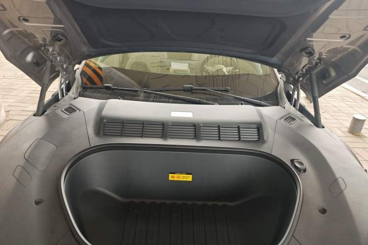 Used Xiaomi Auto YU7 2025 Ultra-Long Range High-Performance All-Wheel-Drive Max Edition Engine Bay