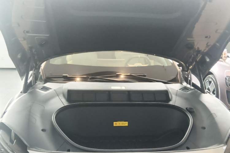 Used Xiaomi Auto YU7 2025 Ultra-Long Range Rear-Wheel Drive Version Engine Bay