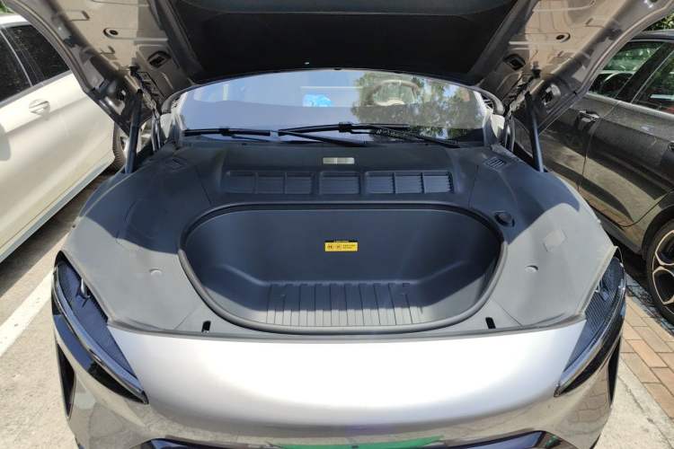 Used Xiaomi Auto YU7 2025 Ultra-Long Range High-Performance All-Wheel-Drive Max Edition Engine Bay