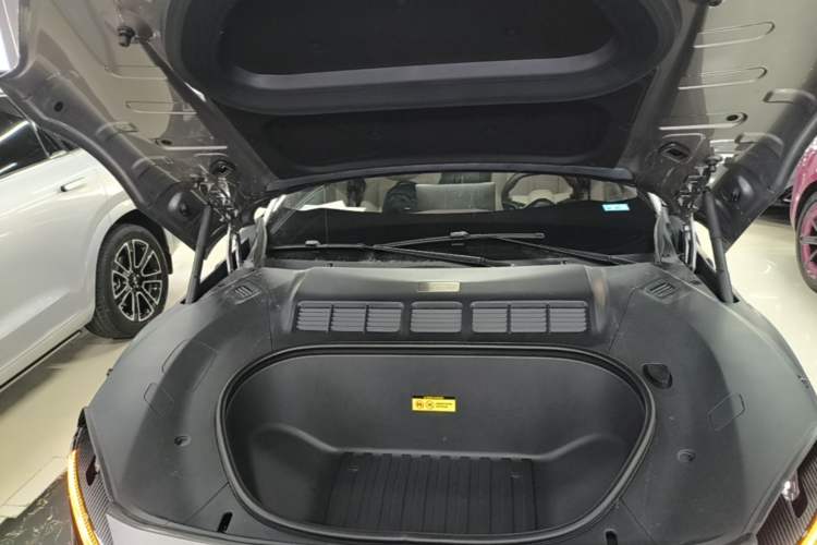 Used Xiaomi Auto YU7 2025 Ultra-Long Range Rear-Wheel Drive Version Engine Bay