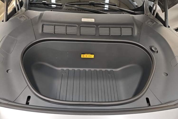 Used Xiaomi Auto YU7 2025 Ultra-Long Range High-Performance All-Wheel-Drive Max Edition Engine Bay