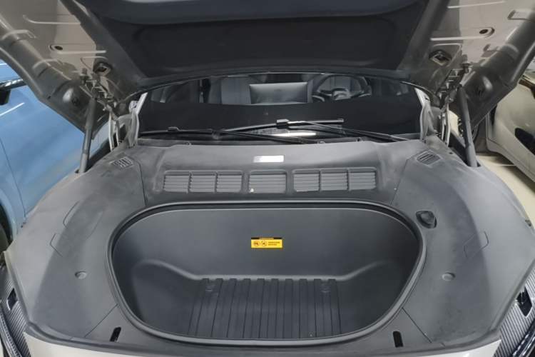 Used Xiaomi Auto YU7 2025 Ultra-Long Range High-Performance All-Wheel-Drive Max Edition Engine Bay