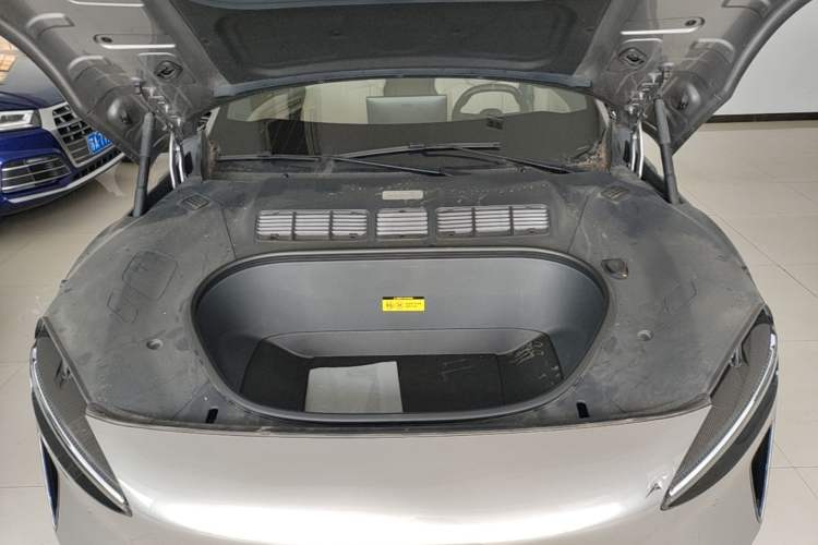 Used Xiaomi Auto YU7 2025 Ultra-Long Range High-Performance All-Wheel-Drive Max Edition Engine Bay