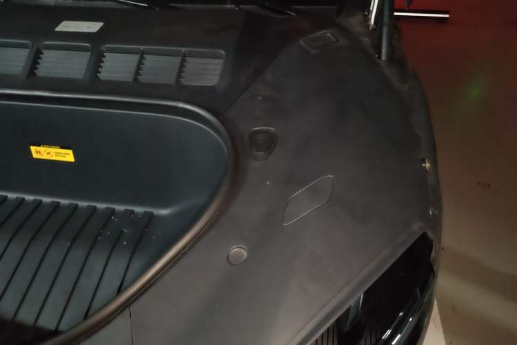 Used Xiaomi Auto YU7 2025 Ultra-Long Range Rear-Wheel Drive Version Engine Bay Left