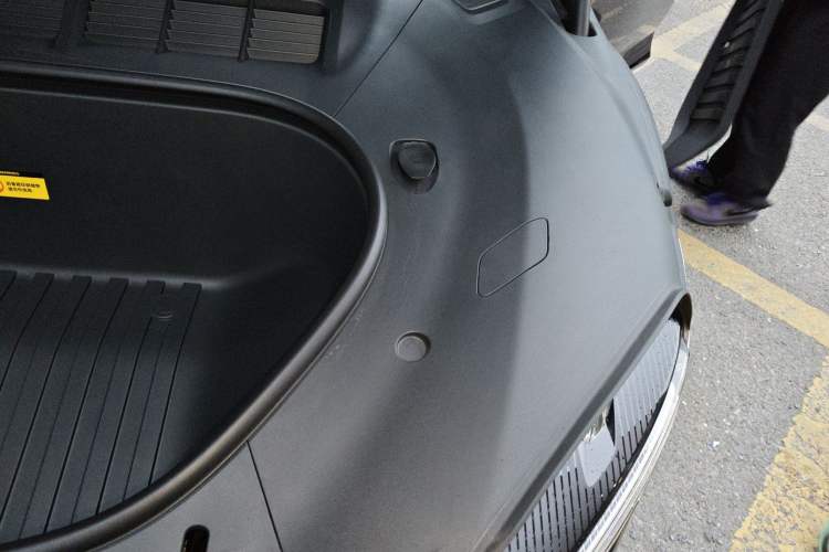 Used Xiaomi Auto YU7 2025 Ultra-Long Range High-Performance All-Wheel-Drive Max Edition Engine Bay Left