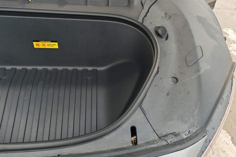Used Xiaomi Auto YU7 2025 Ultra-Long Range Rear-Wheel Drive Version Engine Bay Left