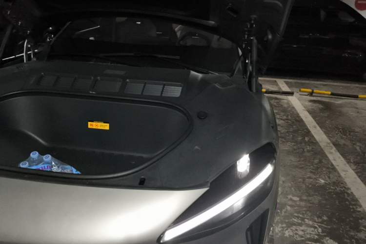 Used Xiaomi Auto YU7 2025 Ultra-Long Range High-Performance All-Wheel-Drive Max Edition Engine Bay Left
