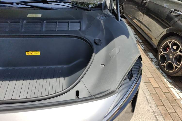 Used Xiaomi Auto YU7 2025 Ultra-Long Range High-Performance All-Wheel-Drive Max Edition Engine Bay Left