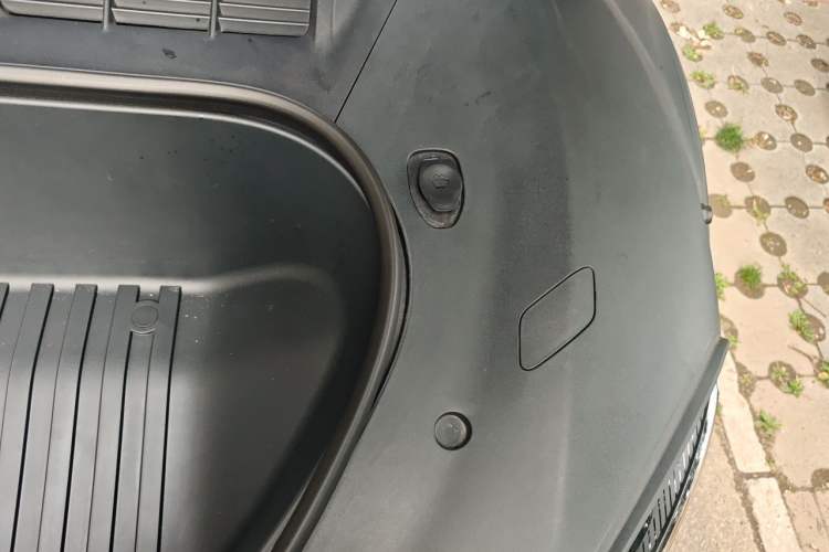 Used Xiaomi Auto YU7 2025 Ultra-Long Range All-Wheel Drive Pro Version Engine Bay Left