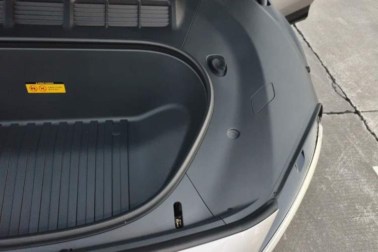 Used Xiaomi Auto YU7 2025 Ultra-Long Range High-Performance All-Wheel-Drive Max Edition Engine Bay Left