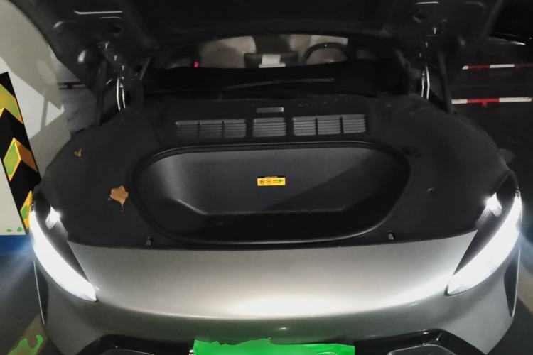 Used Xiaomi Auto YU7 2025 Ultra-Long Range High-Performance All-Wheel-Drive Max Edition Engine Bay