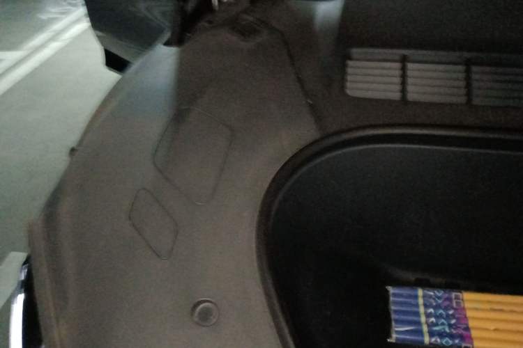 Used Xiaomi Auto YU7 2025 Ultra-Long Range Rear-Wheel Drive Version Engine Bay Right