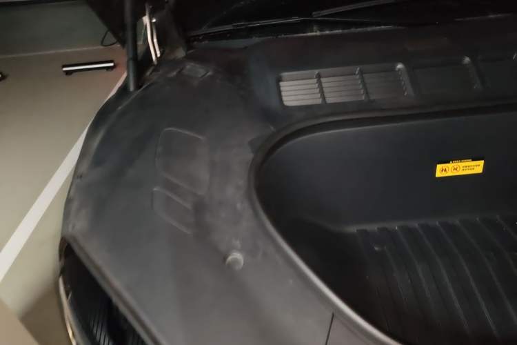 Used Xiaomi Auto YU7 2025 Ultra-Long Range Rear-Wheel Drive Version Engine Bay Right