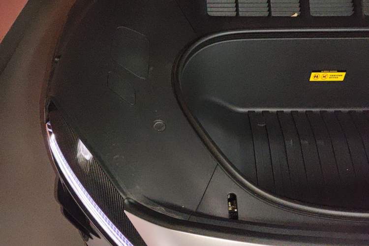 Used Xiaomi Auto YU7 2025 Ultra-Long Range High-Performance All-Wheel-Drive Max Edition Engine Bay Right