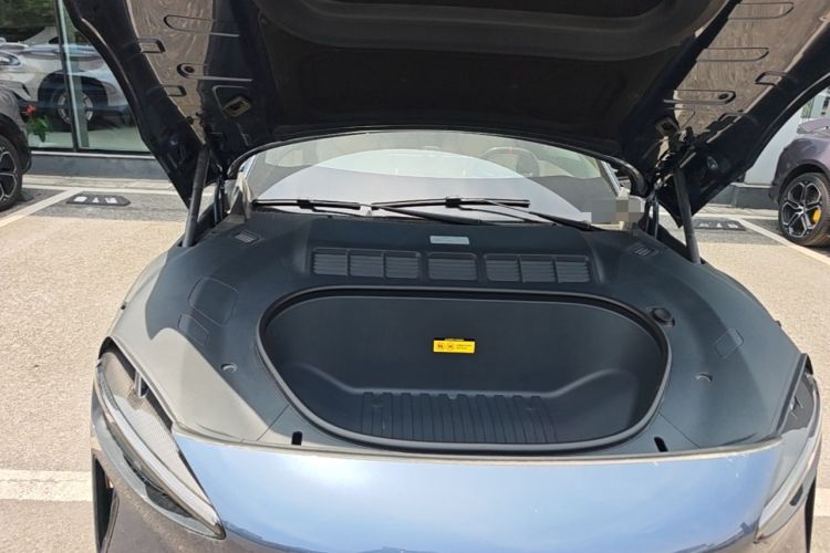 Used Xiaomi Auto YU7 2025 Ultra-Long Range High-Performance All-Wheel-Drive Max Edition Engine Bay Right