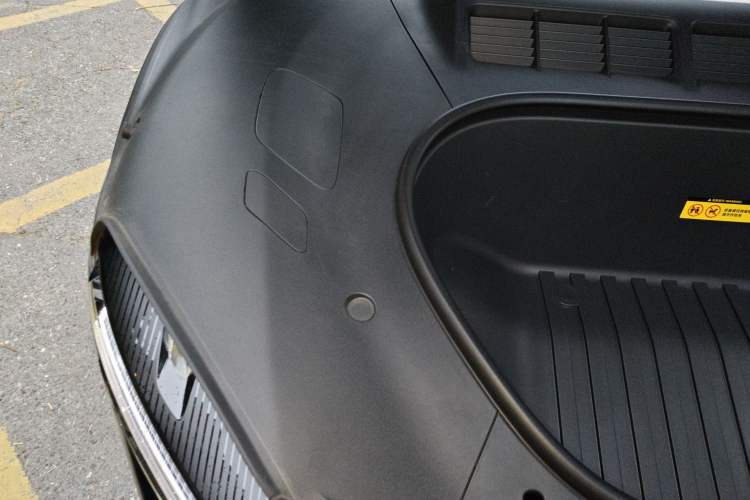 Used Xiaomi Auto YU7 2025 Ultra-Long Range High-Performance All-Wheel-Drive Max Edition Engine Bay Right