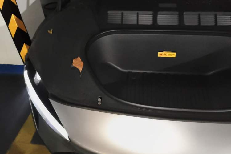 Used Xiaomi Auto YU7 2025 Ultra-Long Range High-Performance All-Wheel-Drive Max Edition Engine Bay Right