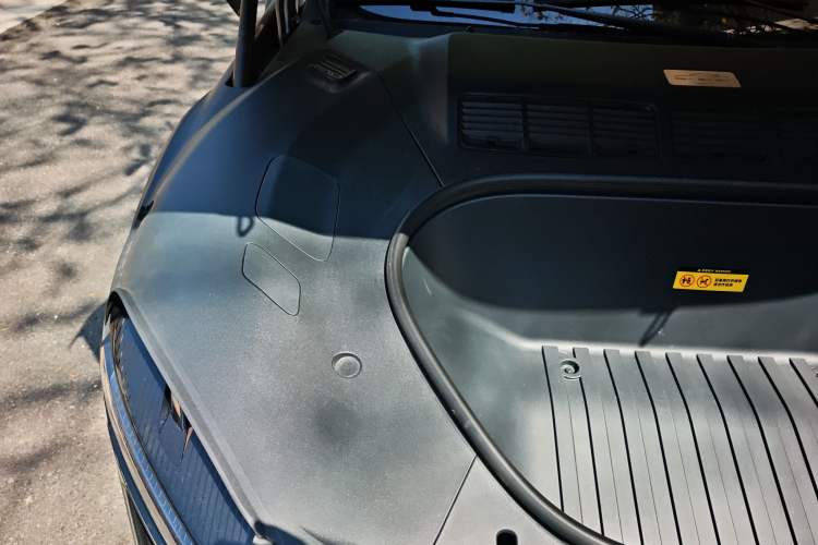 Used Xiaomi Auto YU7 2025 Ultra-Long Range High-Performance All-Wheel-Drive Max Edition Engine Bay Right