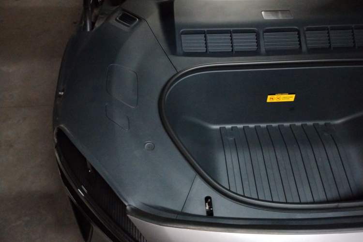 Used Xiaomi Auto YU7 2025 Ultra-Long Range Rear-Wheel Drive Version Engine Bay Right
