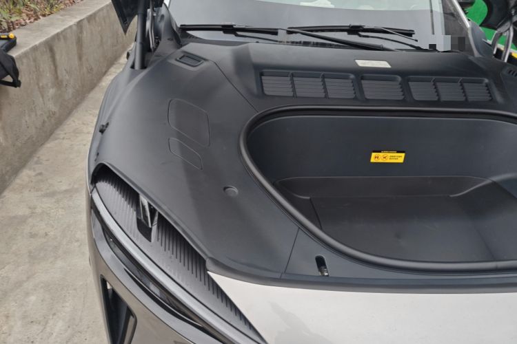 Used Xiaomi Auto YU7 2025 Ultra-Long Range High-Performance All-Wheel-Drive Max Edition Engine Bay Right
