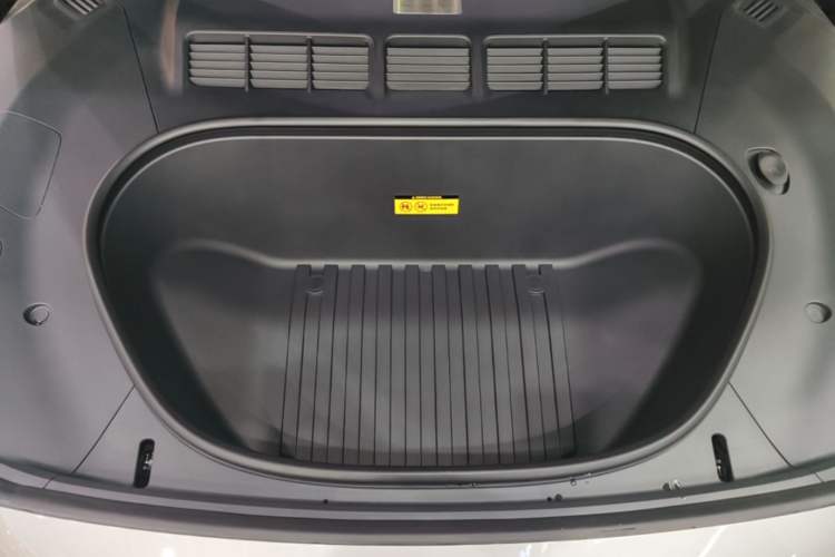 Used Xiaomi Auto YU7 2025 Ultra-Long Range High-Performance All-Wheel-Drive Max Edition Engine Bay