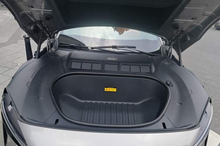 Used Xiaomi Auto YU7 2025 Ultra-Long Range Rear-Wheel Drive Version Engine Bay