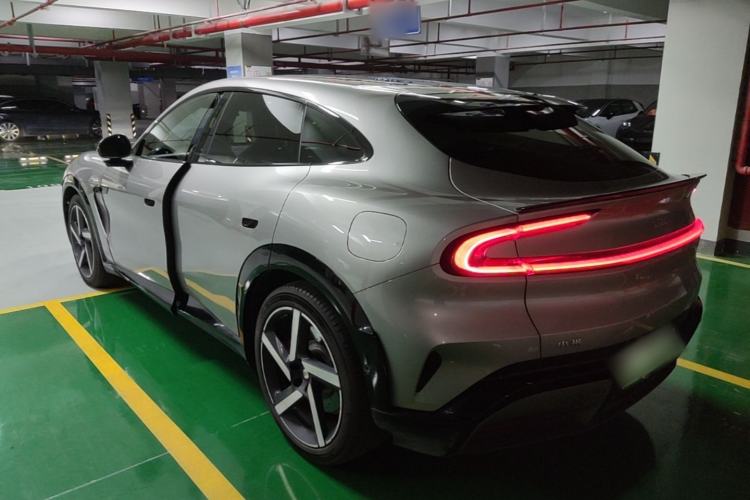 Used Xiaomi Auto YU7 2025 Ultra-Long Range High-Performance All-Wheel-Drive Max Edition Exterior 2