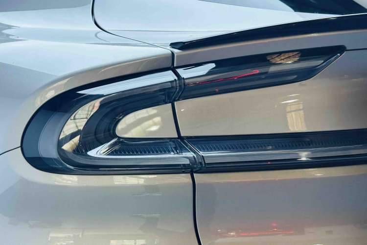 Used Xiaomi Auto YU7 2025 Ultra-Long Range Rear-Wheel Drive Version Exterior 3