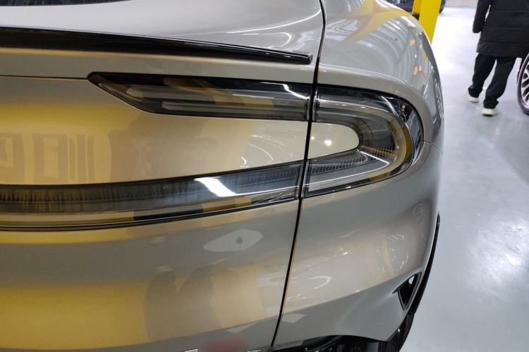 Used Xiaomi Auto YU7 2025 Ultra-Long Range High-Performance All-Wheel-Drive Max Edition Exterior 3