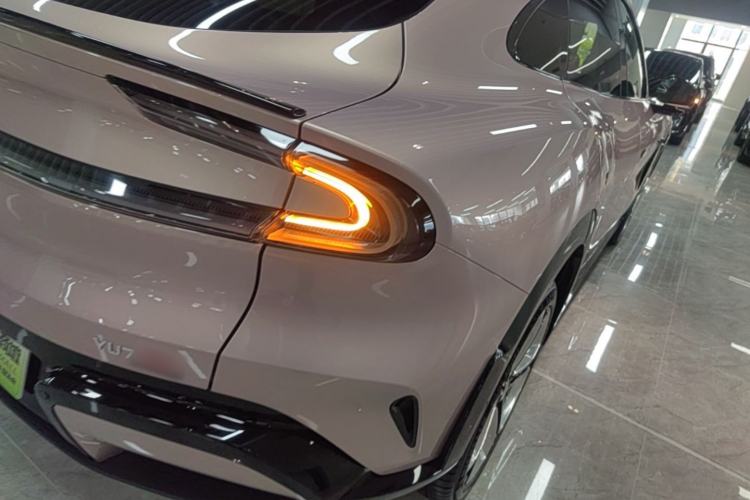 Used Xiaomi Auto YU7 2025 Ultra-Long Range High-Performance All-Wheel-Drive Max Edition Exterior 3