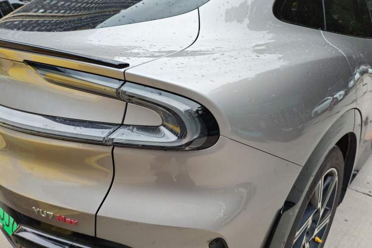 Used Xiaomi Auto YU7 2025 Ultra-Long Range High-Performance All-Wheel-Drive Max Edition Exterior 3