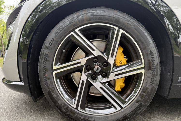 Used Xiaomi Auto YU7 2025 Ultra-Long Range All-Wheel Drive Pro Version Exterior 3