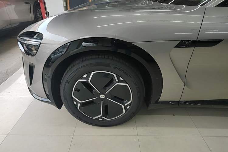 Used Xiaomi Auto YU7 2025 Ultra-Long Range Rear-Wheel Drive Version Exterior 4
